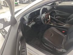 Hyundai Elantra 1.5L CVT GLX Elite - ფოტო 16