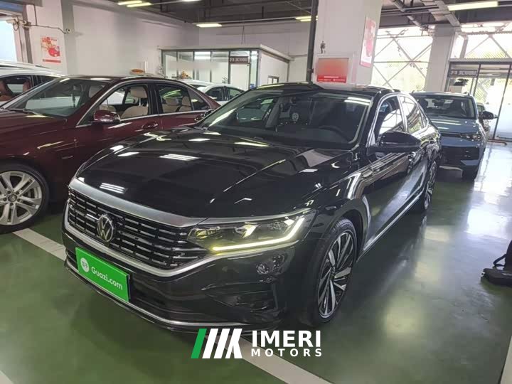 Volkswagen Passat 330TSI Elite - ავტომობილი ჩინეთიდან