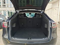 Tesla Model Y Rear-Wheel Drive - ფოტო 16