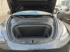 Tesla Model Y Rear-Wheel Drive - ფოტო 17
