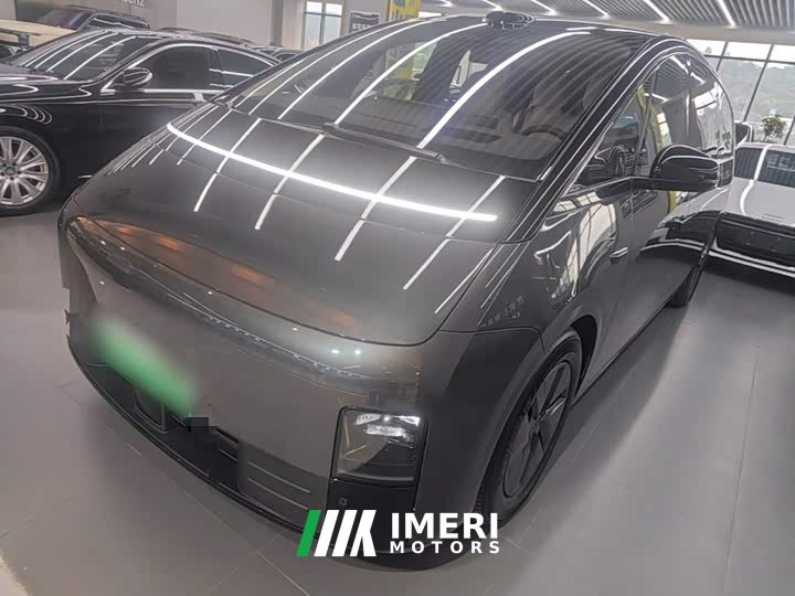 Li Auto MEGA Home Family Edition