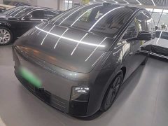 Li Auto MEGA Home Family Edition - ფოტო 1