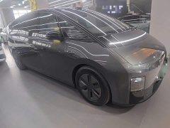 Li Auto MEGA Home Family Edition - ფოტო 4