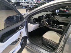 BYD Qin PLUS 2023 Champion Edition DM-i 55KM Leading - ფოტო 16