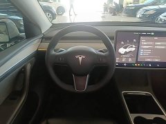 Tesla Model Y Rear-Wheel Drive - ფოტო 11