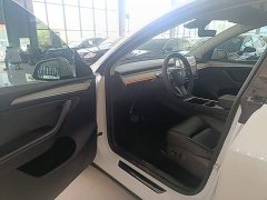 Tesla Model Y Rear-Wheel Drive - ფოტო 16