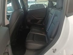 Tesla Model Y Rear-Wheel Drive - ფოტო 17
