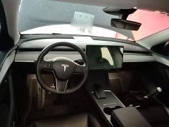 Tesla Model Y Rear-Wheel Drive - ფოტო 10