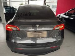 Tesla Model Y Rear-Wheel Drive - ფოტო 6
