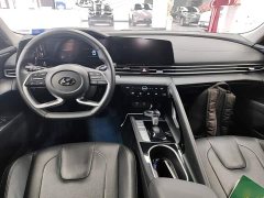 Hyundai Elantra 2022 1.5L CVT Luxury - ფოტო 10