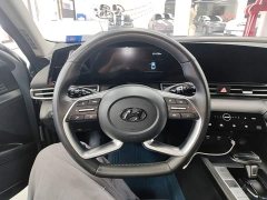 Hyundai Elantra 2022 1.5L CVT Luxury - ფოტო 11