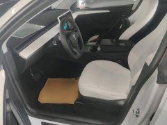 Tesla Model Y Rear-Wheel Drive - ფოტო 15