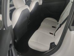 Tesla Model Y Rear-Wheel Drive - ფოტო 17