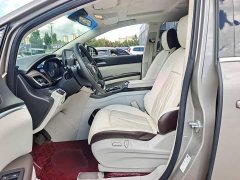 Buick GL8 Land Official Business Class 652T Comfort Edition - ფოტო 16