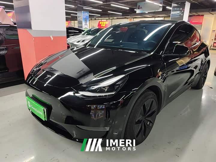 Tesla Model Y Standard Range RWD