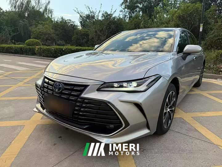 Toyota Avalon Hybrid 2.5L Luxury - ავტომობილი ჩინეთიდან