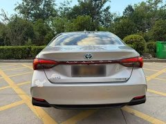 Toyota Avalon Hybrid 2.5L Luxury - ფოტო 17