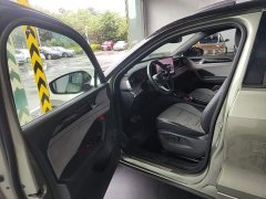 Volkswagen Taos L 380TSI AWD Luxury Easy Package - ფოტო 16