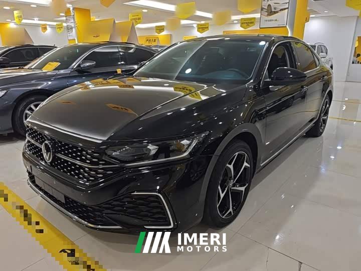 Volkswagen Passat 330TSI Starry Sky Elite