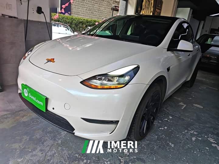Tesla Model Y Standard Range RWD