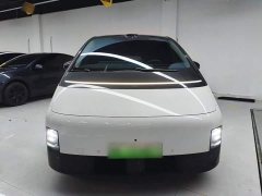 Li Auto MEGA Home Family Edition - ფოტო 3