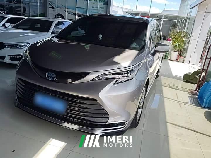 Toyota Sienna 2.5L Hybrid Premium Edition