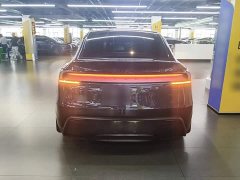 Tesla Model Y Rear-Wheel Drive - ფოტო 6