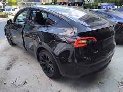 Tesla Model Y Standard Range RWD - ფოტო 5