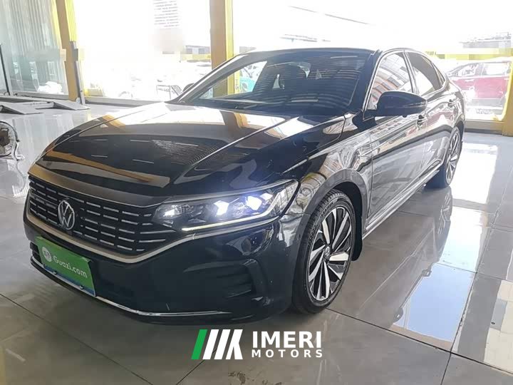 Volkswagen Passat 330TSI Luxury