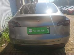 Tesla Model Y Rear-Wheel Drive - ფოტო 6