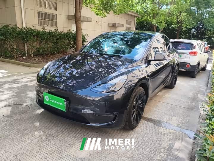 Tesla Model Y Long Range All-Wheel Drive