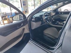 BYD Qin PLUS Glory Edition DM-i 55KM Leading - ფოტო 16