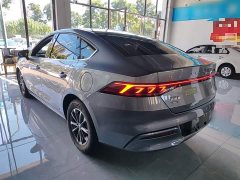 BYD Qin PLUS Glory Edition DM-i 55KM Leading - ფოტო 5