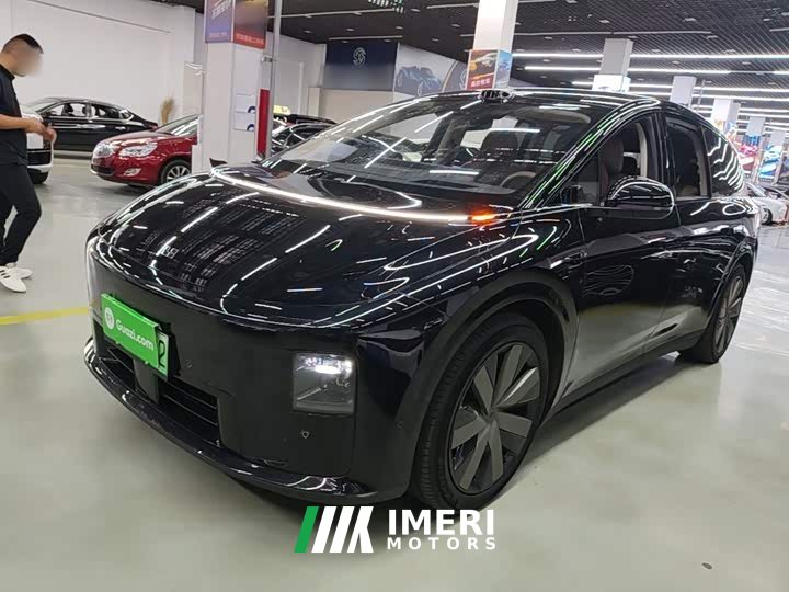 Li Auto i8 Standard Edition - ავტომობილი ჩინეთიდან