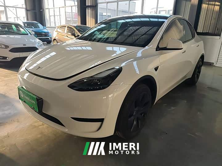 Tesla Model Y Rear-Wheel Drive