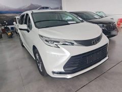 Toyota Sienna 2.5L Hybrid FWD Comfort - ფოტო 4