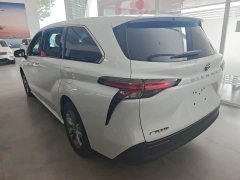 Toyota Sienna 2.5L Hybrid FWD Comfort - ფოტო 5