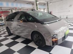 Li Auto Li Xiang MEGA Ultra - ფოტო 4