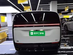 Li Auto MEGA Ultra Smart Refresh Edition - ფოტო 6