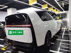 Li Auto MEGA Ultra Smart Refresh Edition - ფოტო 7