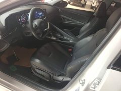 Hyundai Elantra 1.5L CVT GLX Elite - ფოტო 15