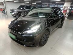 Tesla Model Y Rear-Wheel Drive - ფოტო 1