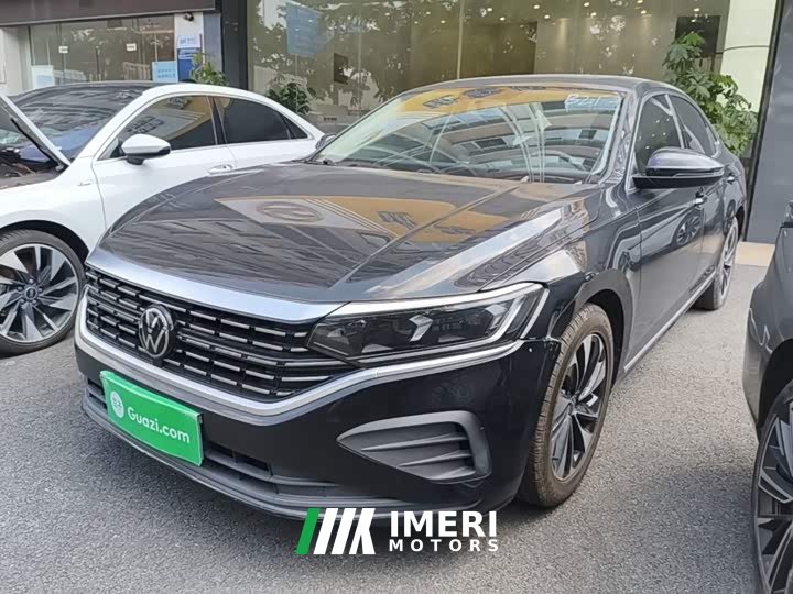 Volkswagen Passat Outstanding Edition 280TSI Business Version