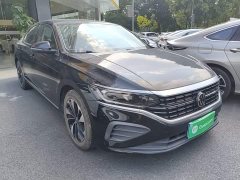 Volkswagen Passat Outstanding Edition 280TSI Business Version - ფოტო 4