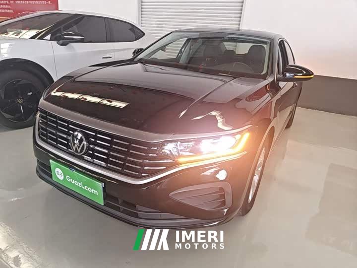 Volkswagen Passat Outstanding Edition 280TSI Business Version