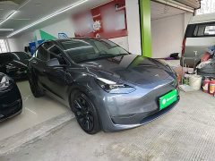 Tesla Model Y Long Range All-Wheel Drive - ფოტო 4