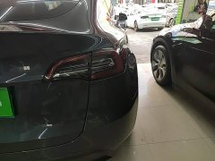 Tesla Model Y Long Range All-Wheel Drive - ფოტო 8