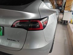 Tesla Model Y Long Range All-Wheel Drive - ფოტო 8