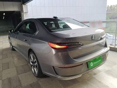 BMW i7 xDrive60L Luxury Package - ფოტო 5
