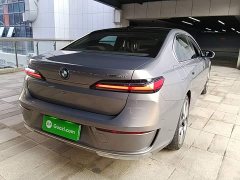 BMW i7 xDrive60L Luxury Package - ფოტო 7